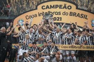 Jogadores do Atlético-MG comemoram título da Copa do Brasil