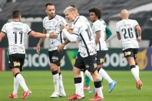 Jogadores do Corinthians comemoram gol da equipe