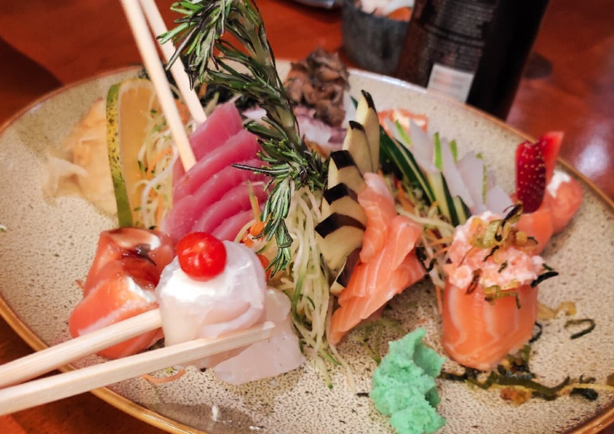 sushis, sashimis e entradas diversas, opção de comida japonesa no Setor Sul