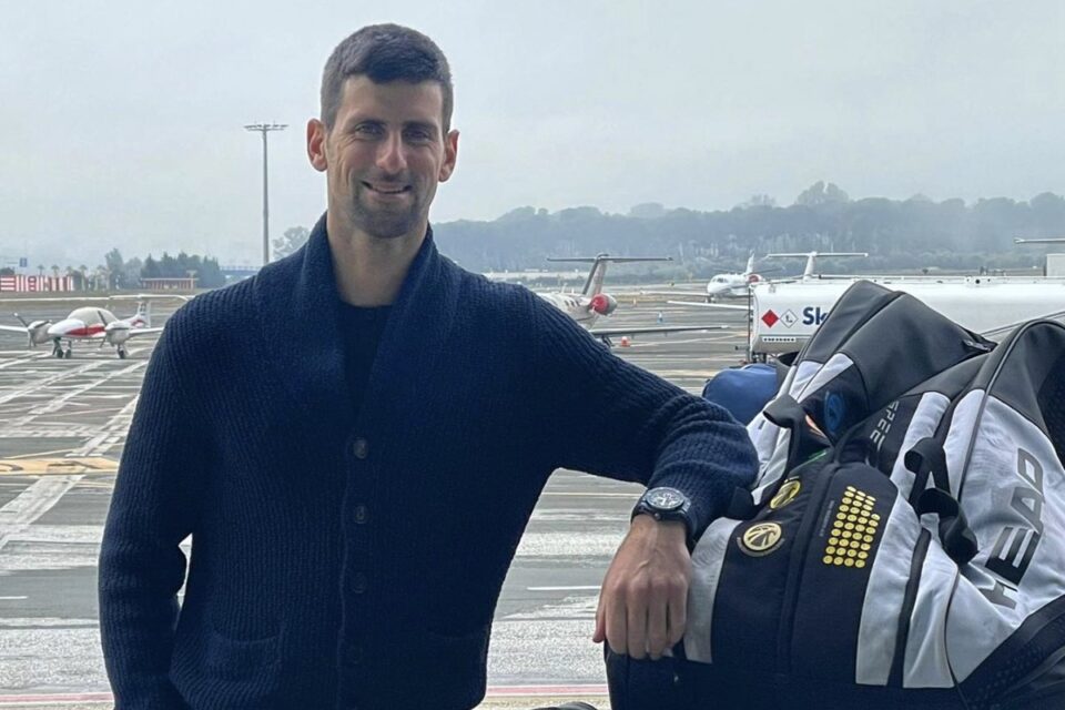 Djokovic é barrado no aeroporto na Austrália