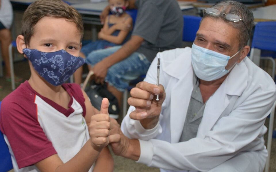 Mais de 30% das crianças se vacinaram contra Covid-19 em Aparecida de Goiânia