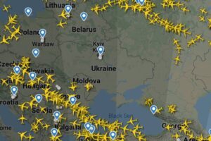 É possível acompanhar a movimentação no site Flight Radar. Espaço aéreo da Ucrânia vazio durante ataque da Rússia viraliza