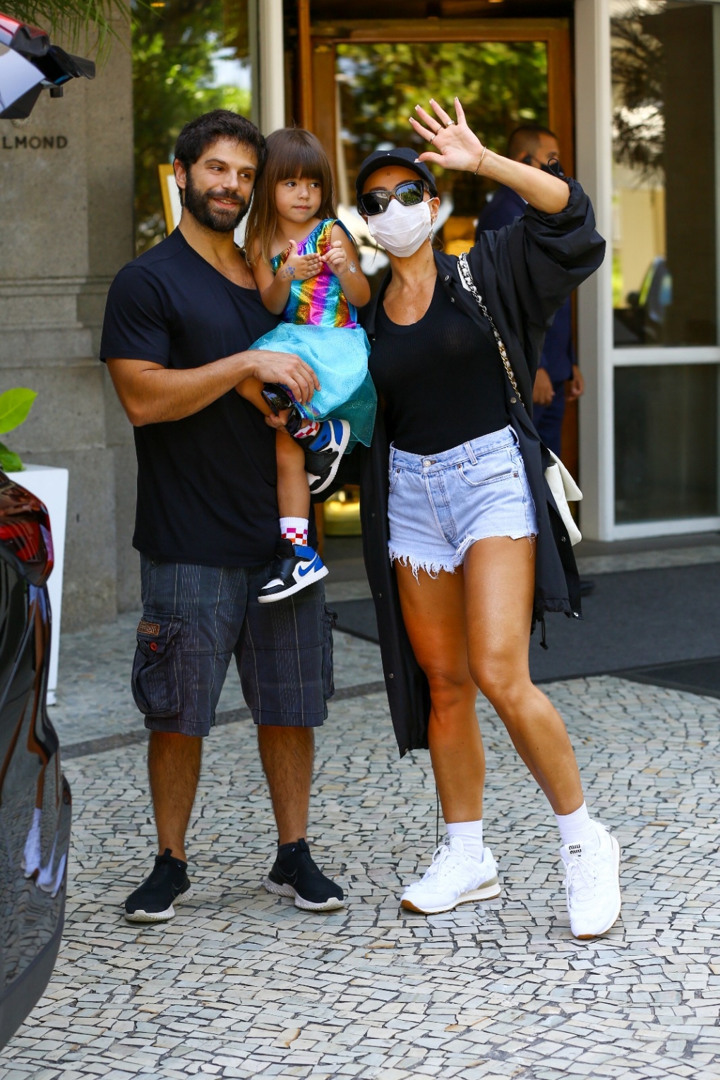 Sabrina Sato, Duda Nagle e Zoe são vistos em hotel luxuoso do Rio de Janeiro