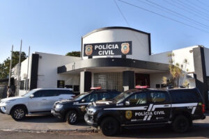 A Polícia Civil prendeu um homem de 29 anos suspeito de comandar o tráfico de drogas da cidade de Goiatuba e cidades vizinhas