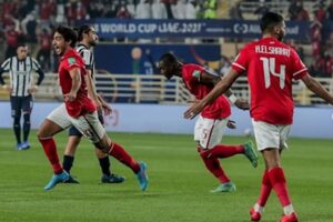 Jogadores do Al Ahly comemoram gol no Mundial de Clubes