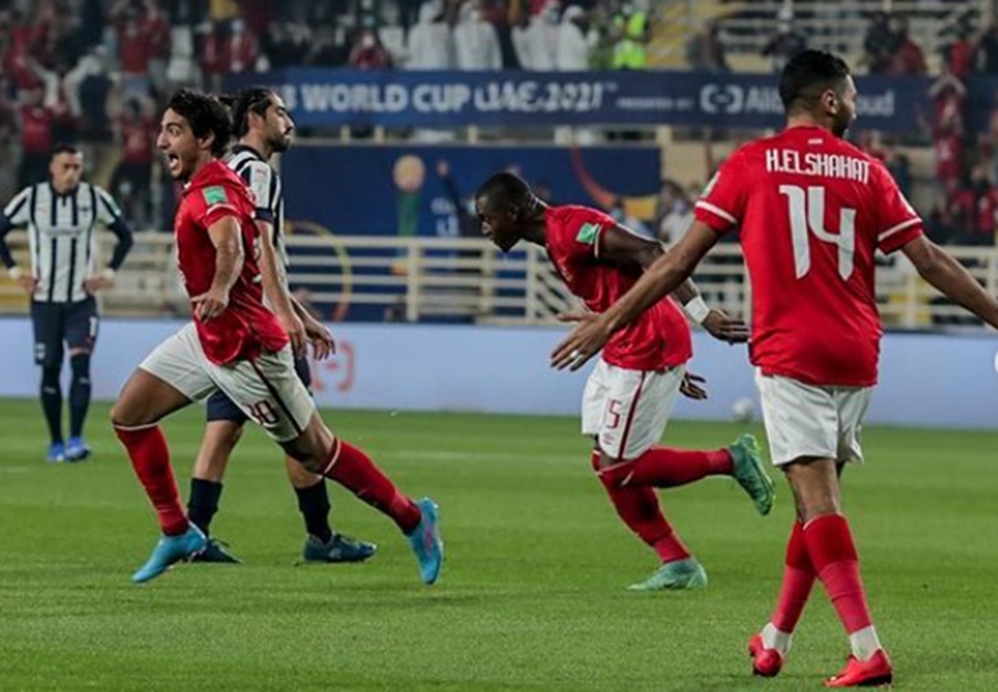 Jogadores do Al Ahly comemoram gol no Mundial de Clubes