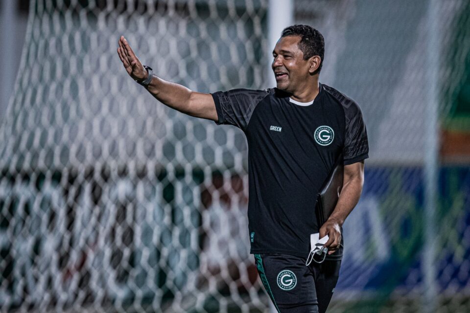 Glauber Ramos, treinador do Goiás na Serrinha