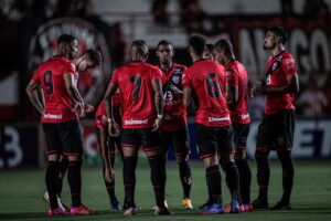 Elenco do Atlético Goianiense contra Aparecidense