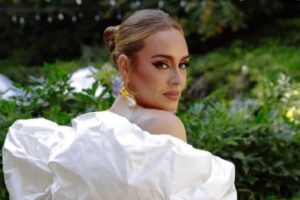 Adele é acusada de transfobia após discurso no BRIT Awards 2022