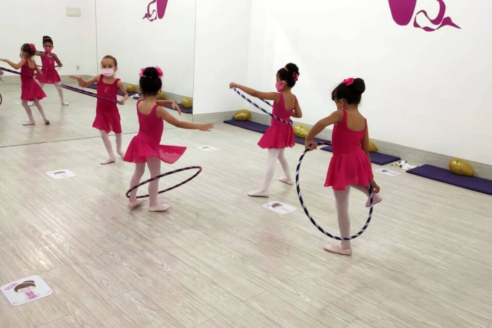 Aula gratuita de balé em Goiânia: SD Ballet promove aulas para as crianças nesta quinta-feira
