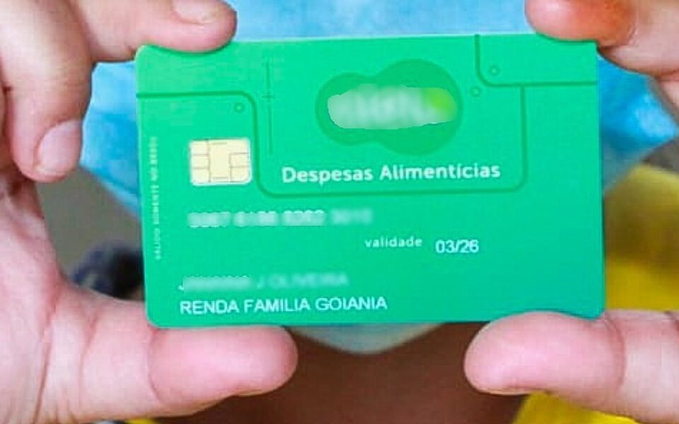 Prefeitura entrega nova leva de cartões do Renda Família + Mulher em Goiânia