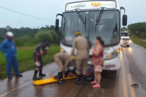 Ônibus atropela motociclista na GO-330, em Pires do Rio