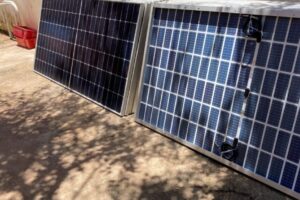 PM prende cinco suspeitos de furtar 100 placas solares em Taquaral de Goiás