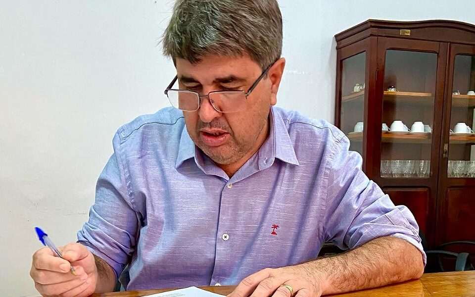 Justiça concede liminar e prefeito de Silvânia reassume prefeitura