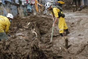 Trabalhos de limpeza retiraram 649,2 toneladas de resíduos em 2 dias. Número de mortes em Petrópolis chega a 182; ainda há 89 desaparecidos