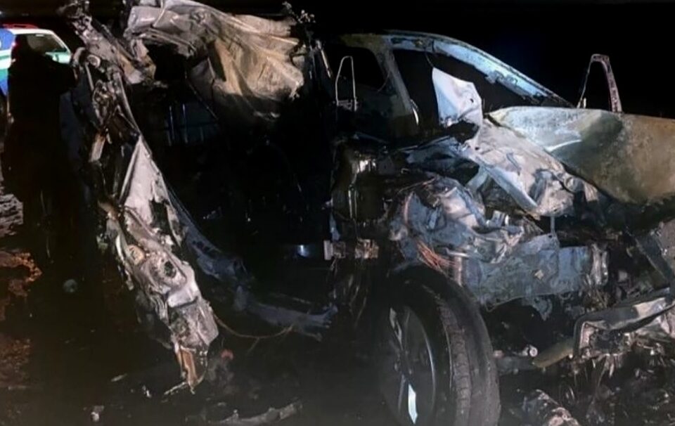 A Polícia Civil indiciou o motorista de um carro e o condutor de um caminhão por homicídio culposo, após os dois veículos se envolverem em um acidente matou um homem. O caso aconteceu em outubro de 2021, na GO-427 em uma via sentido Itaguaru-Jaraguá.
