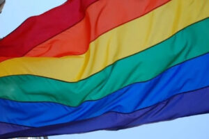 Justiça de Mozarlândia manda mudar nome e gênero de transexual em documento
