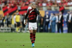 Gabriel Barbosa comemora gol pelo Flamengo