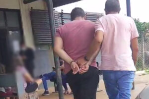 A Polícia Civil prendeu um homem suspeito de matar um colega esfaqueado por uma dívida de R$ 20, na cidade de Novo Gama