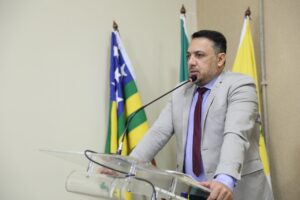 André Fortaleza alega que está sofrendo ameaças após cortar microfone de vereadora durante sessão na Câmara de Aparecida (Foto: Marcelo Silva - CâmaradeAparecida)