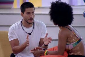 Os dois discutiram após o Jogo da Discórdia; assista. BBB 22: Natália sugere a Arthur Aguiar que ele a imunizou com segundas intenções