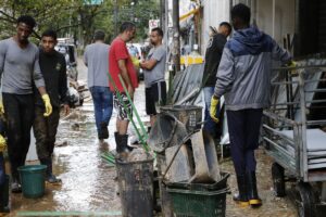 Mais de 200 mortes são confirmadas após temporal em Petrópolis