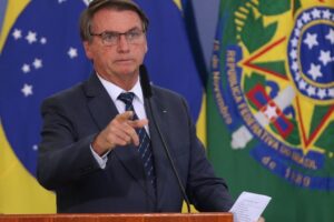 Bolsonaro anuncia que mais mil aprovados na PRF e PF serão convocados