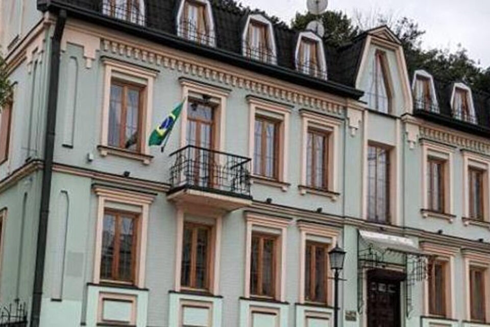 Embaixada pede que brasileiros não visitem províncias na Ucrânia