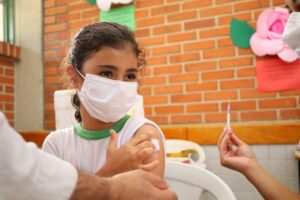 Goiás distribuiu 420 vacinas para crianças, mas só 213 mil se vacinaram