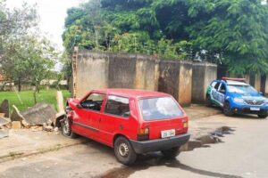 Detido 10 vezes por furto é preso em flagrante dirigindo carro furtado em Aparecida