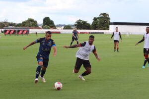 Adriel em ação durante jogo-treino