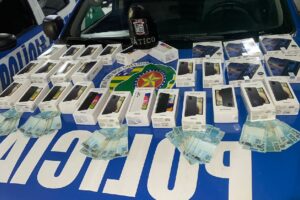 Suspeitos são presos com 29 celulares furtados em Goiânia