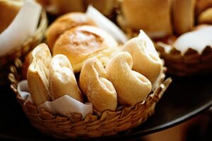 Associação estima alta no preço do pão francês e macarrão por causa da guerra na Ucrânia