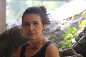 Ebe Lima Siqueira acredita que a força da poesia como arte pode ajudar a transformar o mundo. Professora usa Cora Coralina para educar