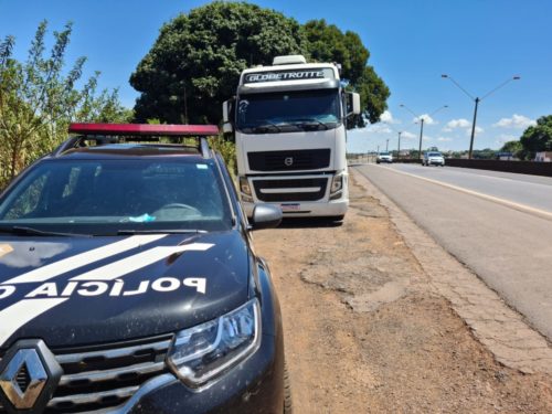 PC recupera caminhão roubado com carga avaliada em mais de R$ 100 mil, em Itumbiara (GO)
