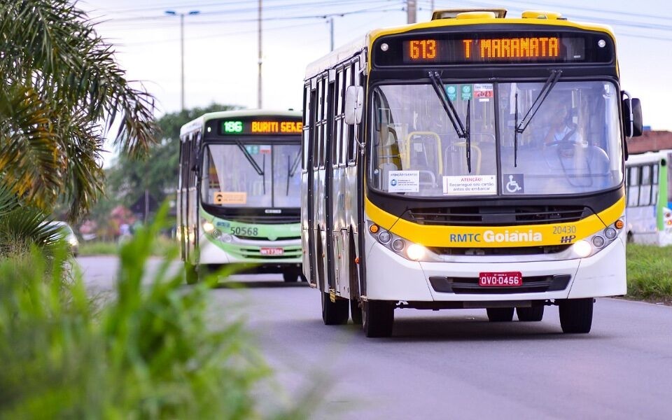 Meia tarifa: andar até 5km de ônibus na Grande Goiânia custará R$ 2,15 (Foto: Jucimar Sousa - Mais Goiás)
