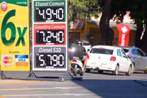 Após aumento, a gasolina é encontrada a R$ 7,24 em Goiânia. Rejuste foi feito pelas distribuidoras e tem relação com a guerra na Ucrânia. (Foto: Jucimar de Sousa/Mais Goiás)