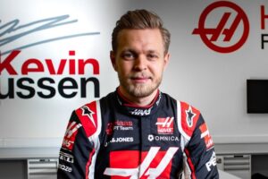 Kevin Magnussen irá assumir o posto de titular da Haas