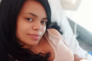 Goiânia: vendedora que teve necrose depois de cirurgia recebe alta após 45 dias