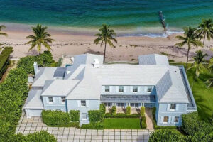 Donald Trump vende 'mansão branca' na praia por US$ 59 milhões; veja fotos