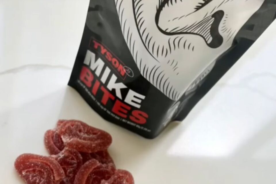 Mike Bites, do Mike Tyson