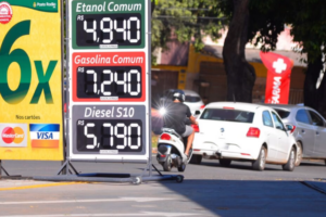 Em três meses reajuste no preço dos combustíveis soma quase metade do aumento total de 2021, diz Sindiposto