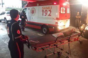 Socorro médico encaminhou os feridos para unidades hospitalares (Foto: Clayton Carvalho/Inter TV)