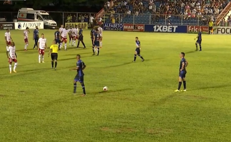 Jogo entre Goianésia e Vila Nova nas quartas de final do Goianão