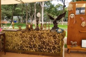 Feira de Antiguidades da Praça Tamandaré acontece neste domingo (10/4)