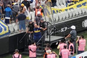 Torcedor do Boca Juniors é preso em jogo pela Libertadores