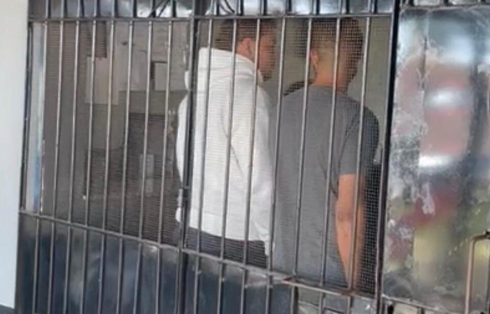 Henrique Saccomori chegou a unidade prisional de Anápolis após depoimento. (Foto: Reprodução)