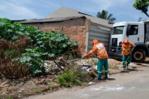 Comurg já removeu 14 toneladas de entulhos. Prefeitura de Goiânia limpará 400 lotes baldios, durante 1ª Maratona da Limpeza