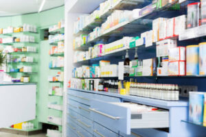 Dupla é presa por vender em farmácia de Aparecida (GO) medicamentos roubados em outros estados
