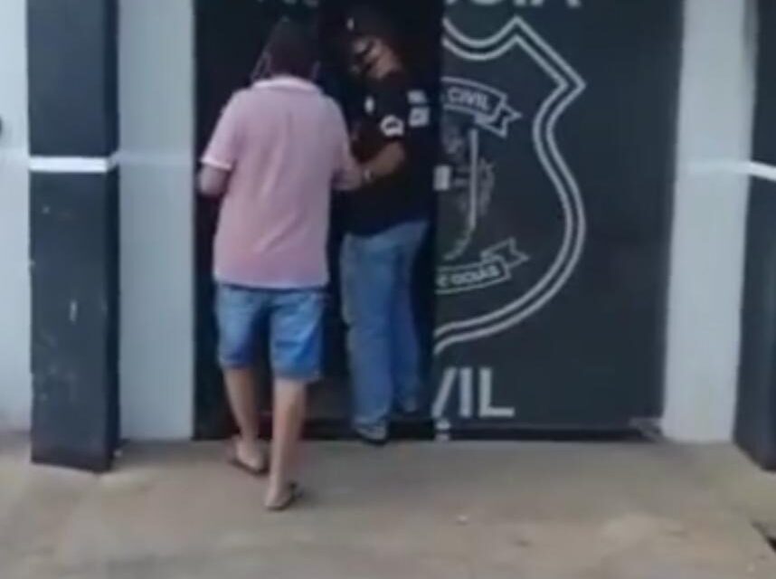 Homem é preso por ameaçar o pai para se apossar da aposentadoria do idoso em Jaraguá